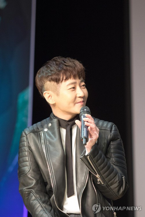 엠씨더맥스 제이윤 <연합뉴스 제공>